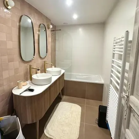 Le Tilleul-coeur Du Village Apartment